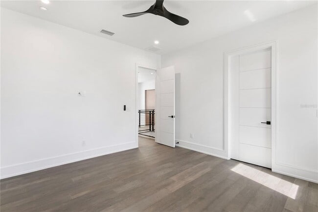 Building Photo - 3010 W Trilby Ave