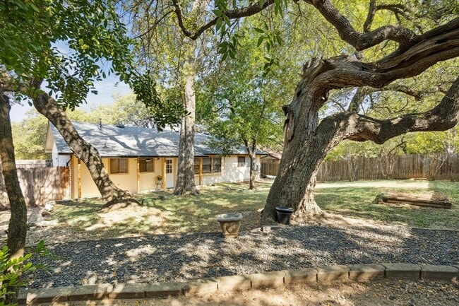 Building Photo - 8405 Loralinda Dr