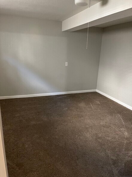 Bedroom - 332 W 5th St
