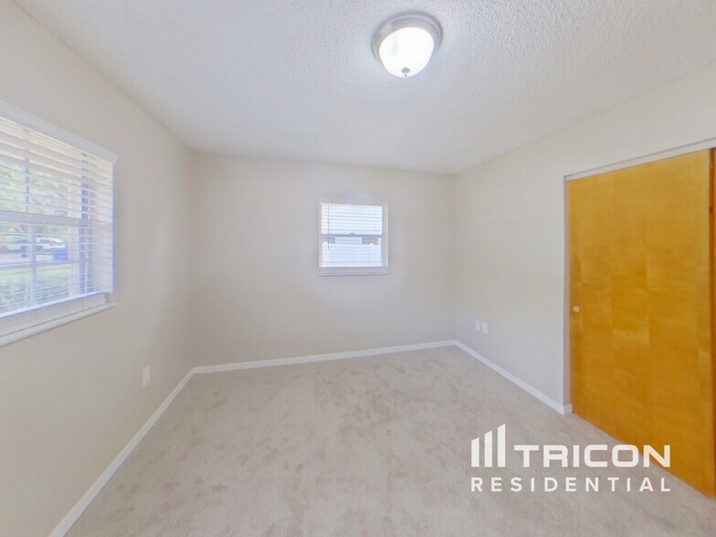 Building Photo - 10811 La Vista Loop