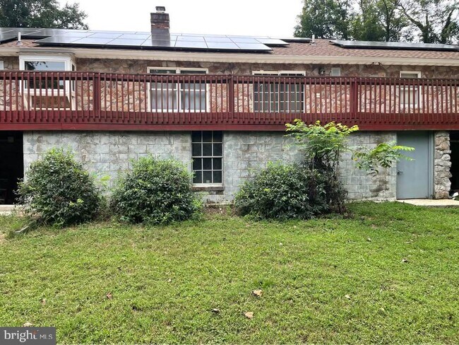 Building Photo - 5800 River Rd