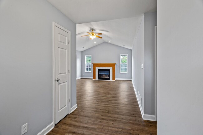 Building Photo - 5909 Kelsey Dr