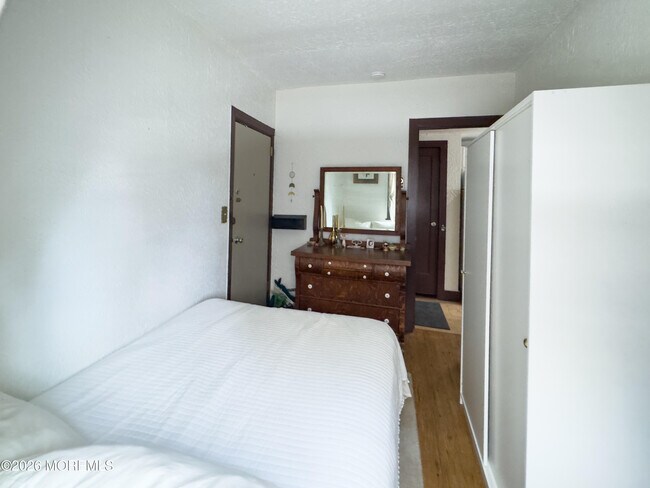 Building Photo - 17-19 Leroy Pl