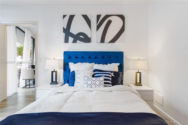 Building Photo - 801 S Miami Ave