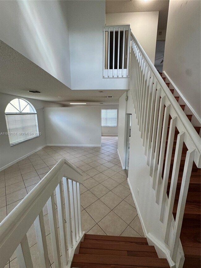 Building Photo - 327 NW 159th Ave