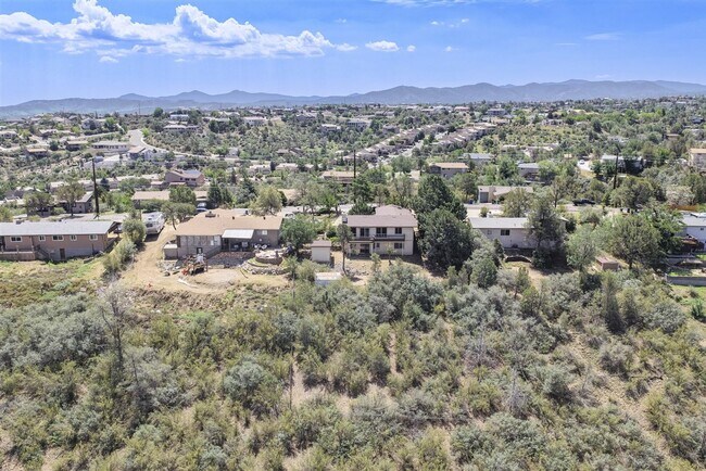 Building Photo - 3 Bedroom, 2 Bath Home with Views in Prescott!