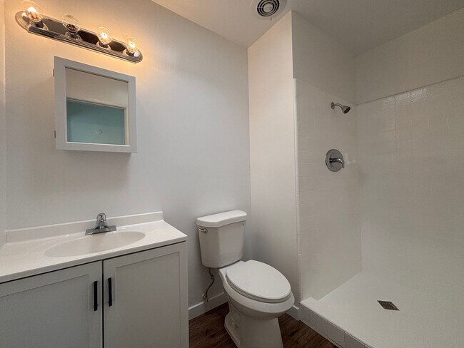 Building Photo - 1163 Winchester Ave