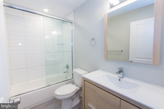 Building Photo - 1228-32 W College Ave