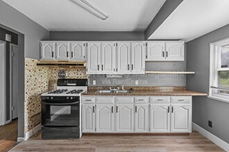 Building Photo - 135 Dundee Cir