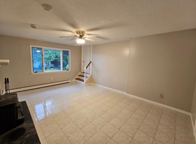 Building Photo - 35 Evers St