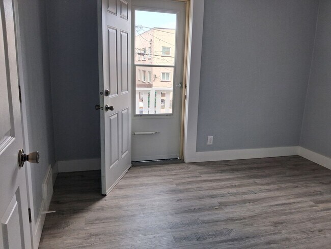 Building Photo - 4346 N 28th St
