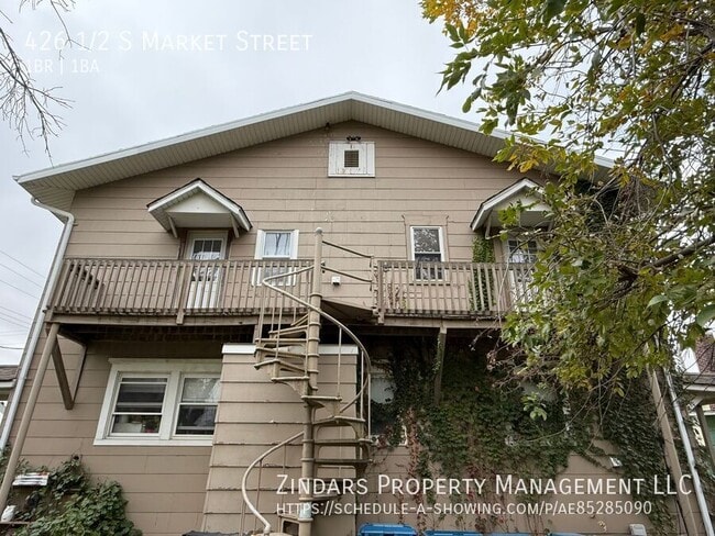 Building Photo - 426 1/2 S Market Street-
