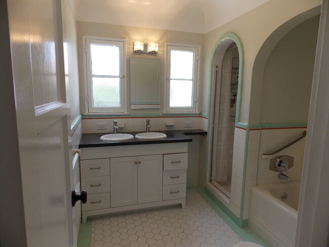 BATHROOM - 6201 Commodore Sloat Dr