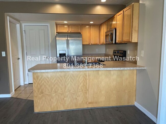 Building Photo - 380 N 500 W