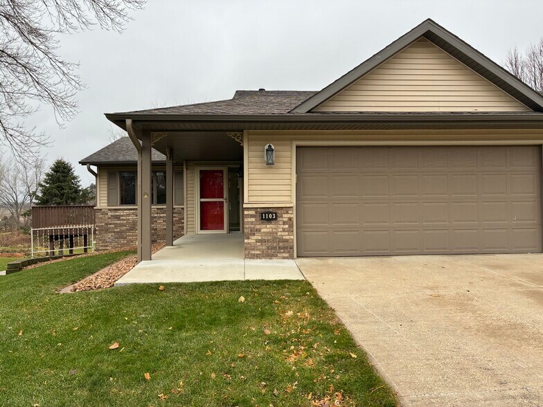 Building Photo - 1103 4th St NW