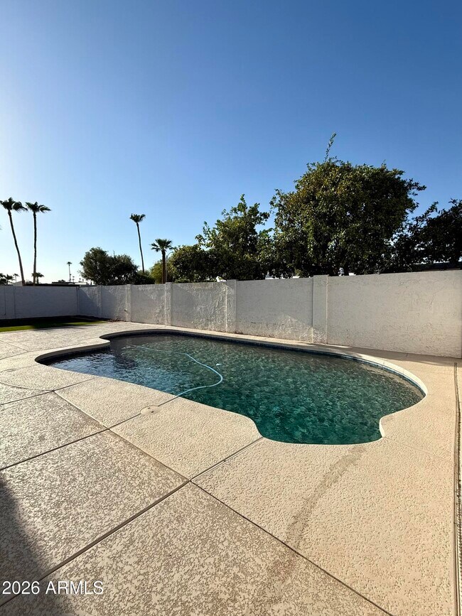 Building Photo - 8702 E San Ardo Dr