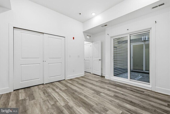 Building Photo - 516 W Montgomery Ave