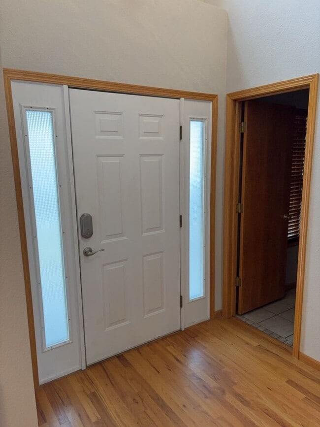 Building Photo - 3bd/3ba Johnstown Home with 2-Car Garage &...