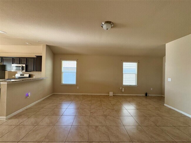 Building Photo - 2011 Langdale Ln