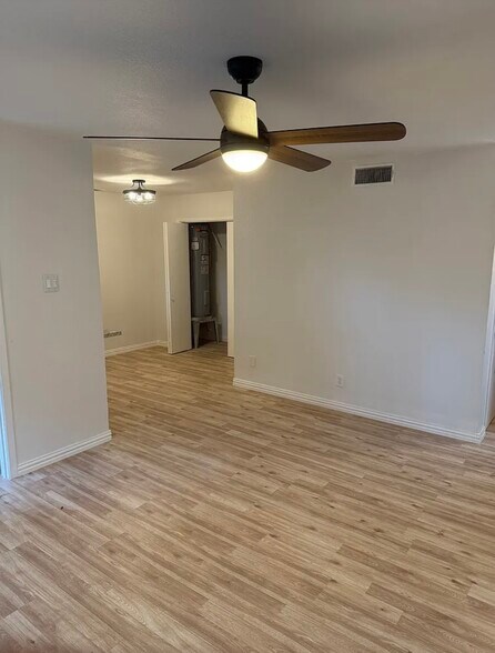 Building Photo - 14800 Enterprise Dr