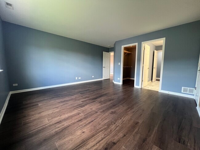 Building Photo - 3413 Blue Ridge Dr