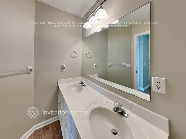 Building Photo - 1424 Fairbrooke Ct