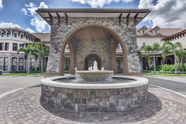 Building Photo - 8840 S Miralago Way