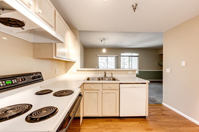 Building Photo - 2575 S Syracuse Way