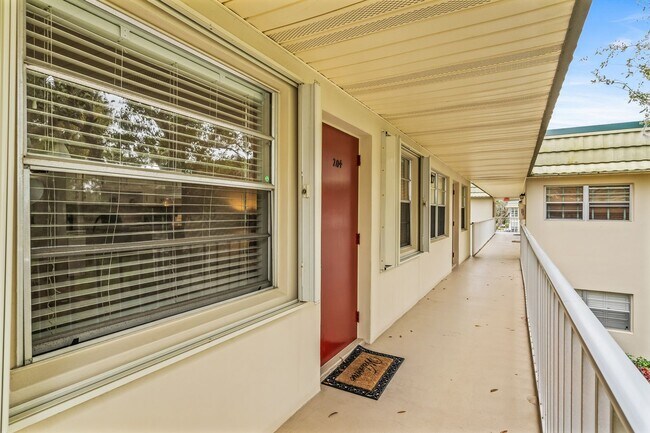 Building Photo - 11 Vis Gdns Trl