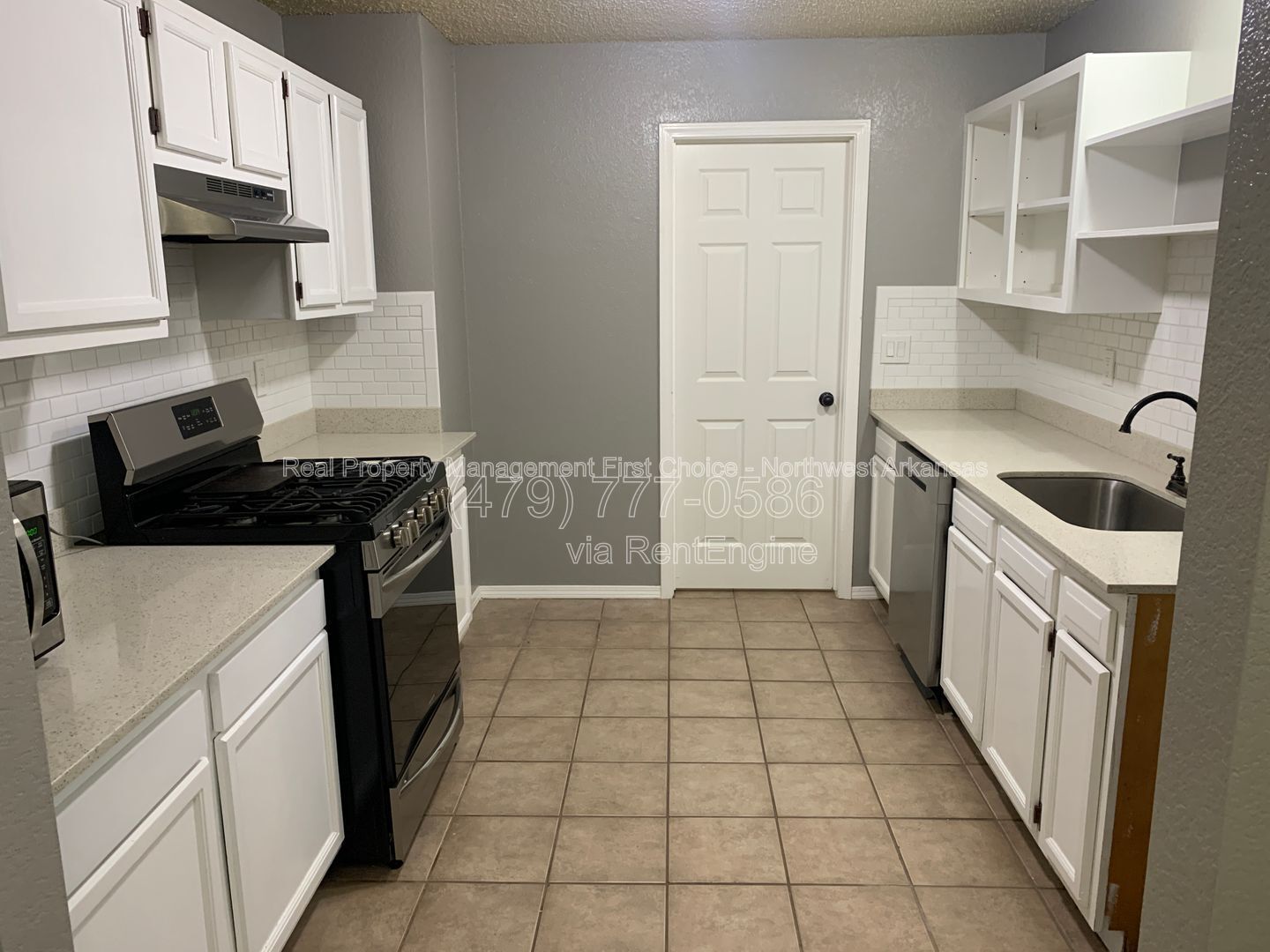 Building Photo - 509 E Pinion St