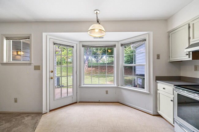 Building Photo - 3203 Gateway Cir