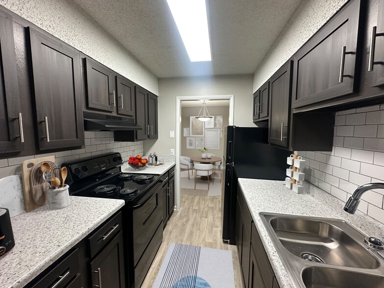 Primary Photo - The Village at Crestview Apartments