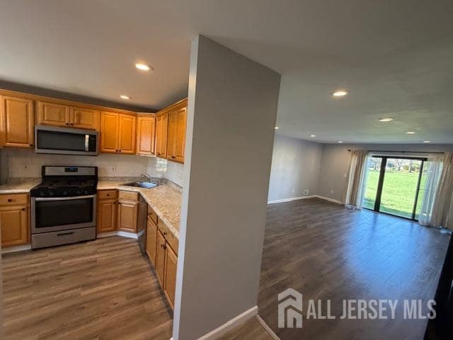 Building Photo - 253 Bromley Pl