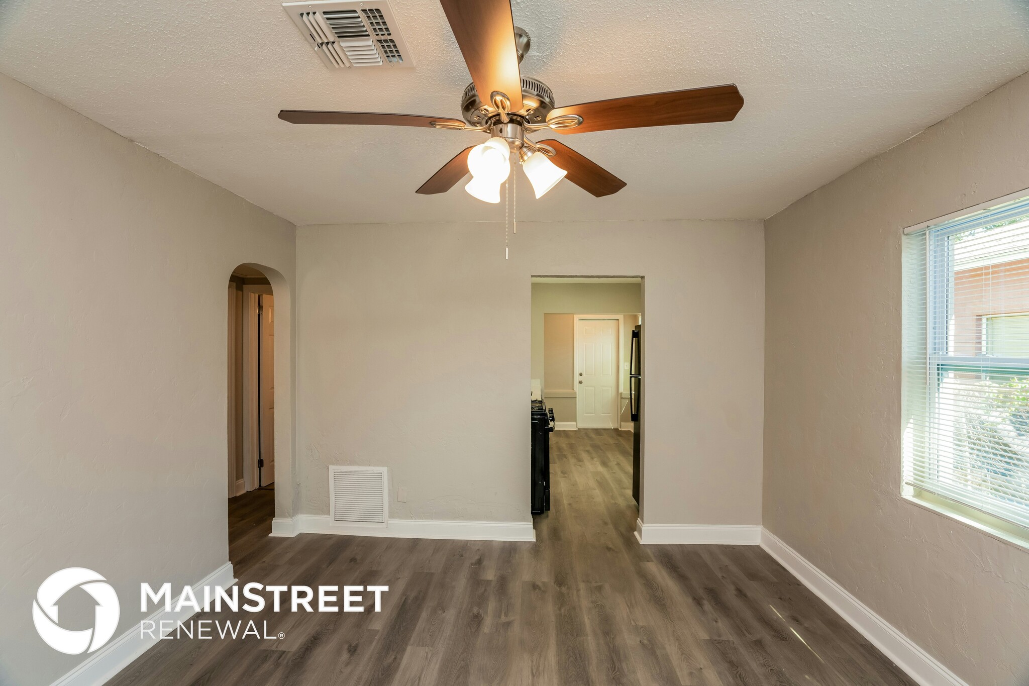 Building Photo - 2227 17th Ave S