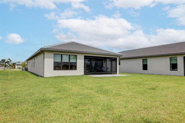 Building Photo - 11665 SW Marine Wy