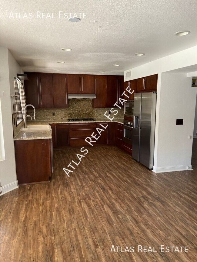 Building Photo - 2363 W Hemlock Court