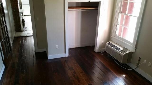 Building Photo - 1566 Annunciation St