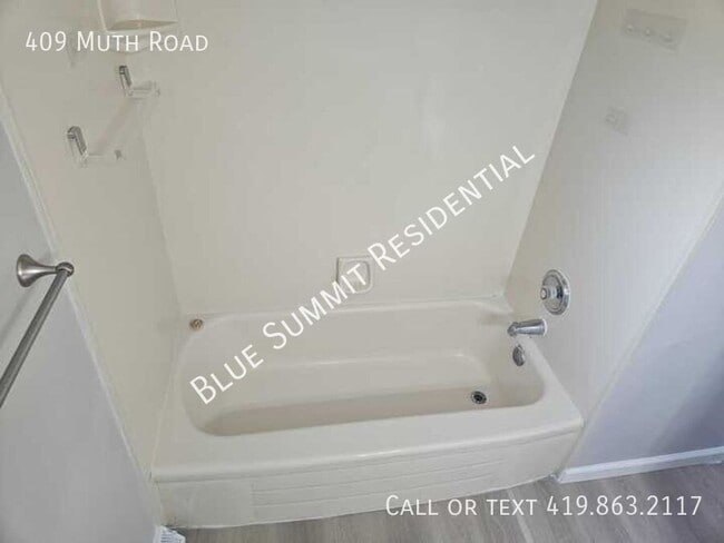 Building Photo - 409 Muth Rd