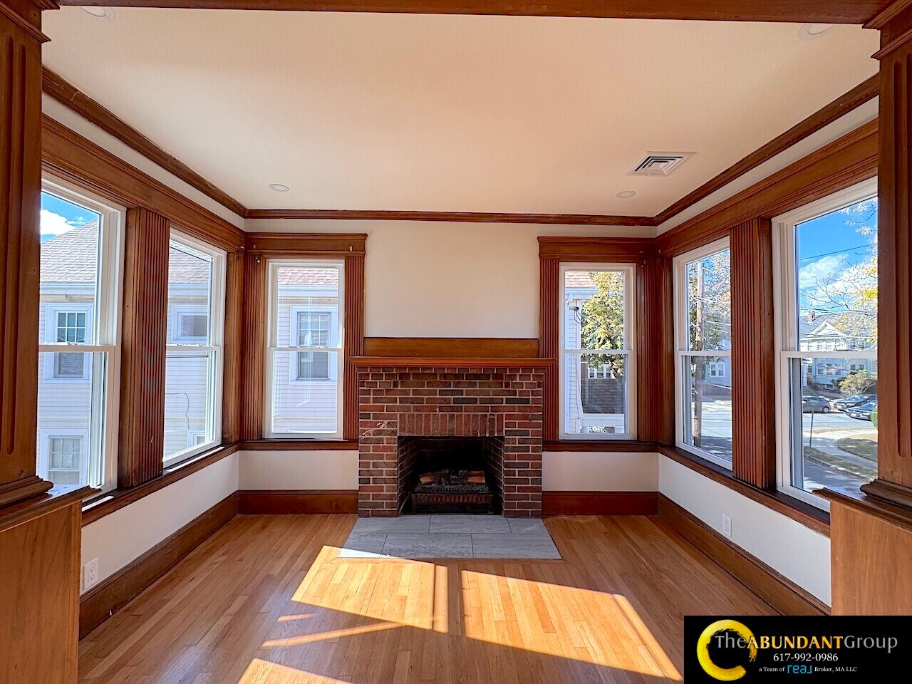 Building Photo - 14 White St