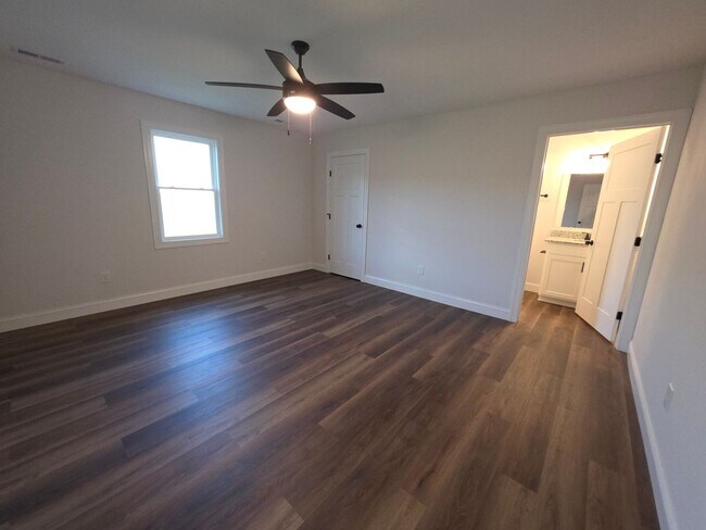Building Photo - 2266 Smith Mountain Lake Pkwy