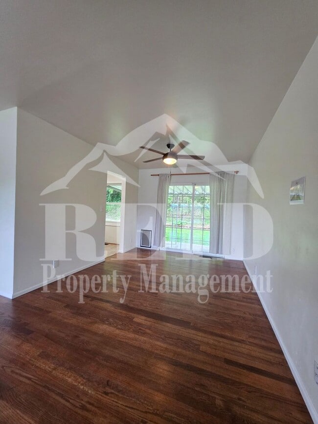 Building Photo - Central Kitsap Home with Large Fenced Yard Close to Shopping, Base, & Kitsap Lake