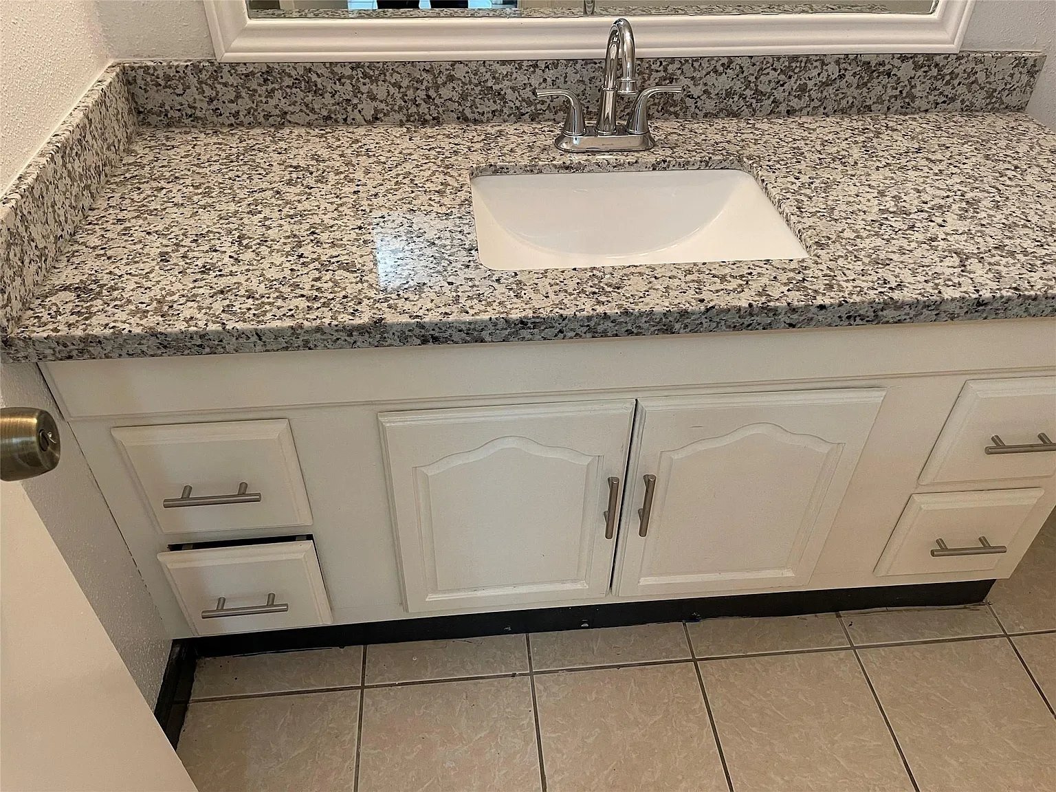 Building Photo - 9700 Leawood Blvd