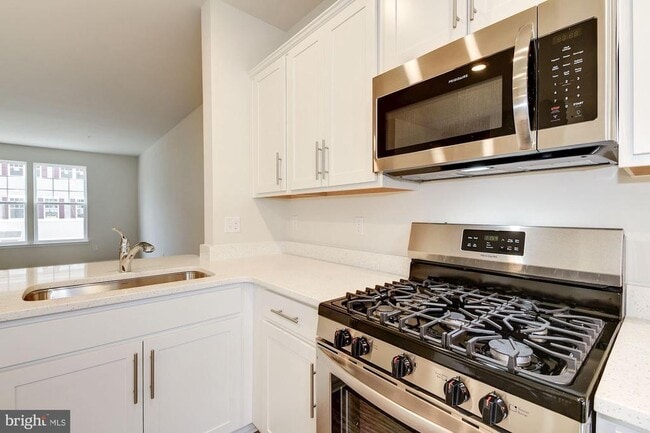 Building Photo - 3108 Laurel Hl Rd