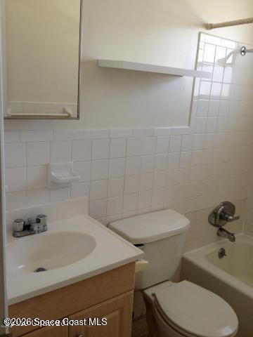 Building Photo - 302 Lincoln Ave