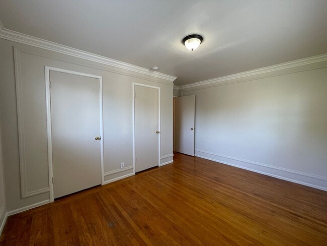 Building Photo - Single Story 3 Bedroom, 2 Bath Single Story Home with Huge Backyard!