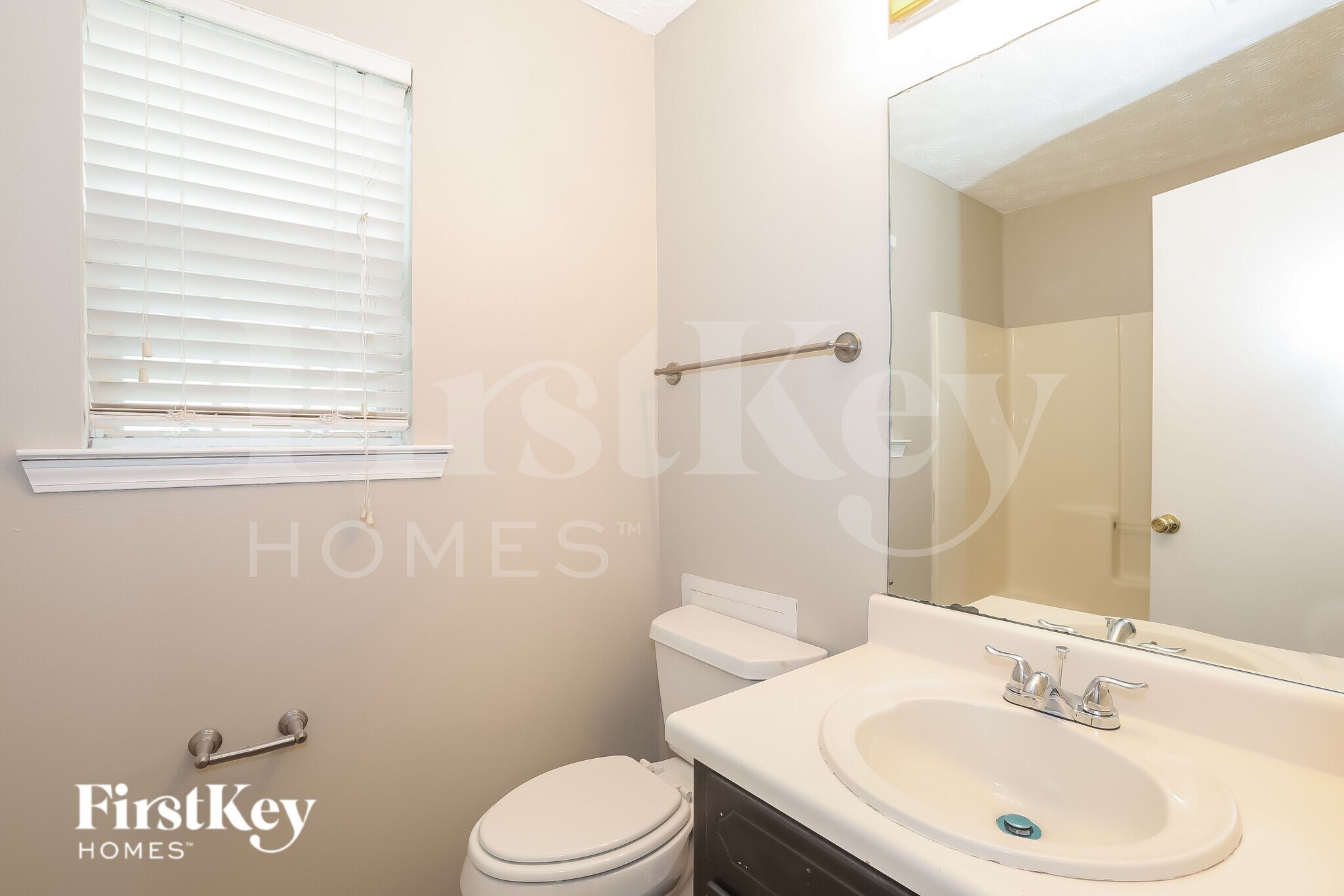 Building Photo - 270 Countryside Ln