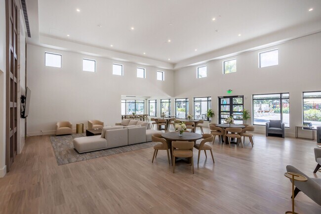 Building Photo - 2903 Banyan Blvd Cir NW