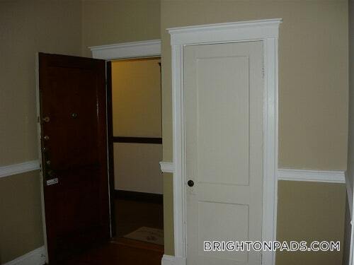 Building Photo - 1572 Commonwealth Ave