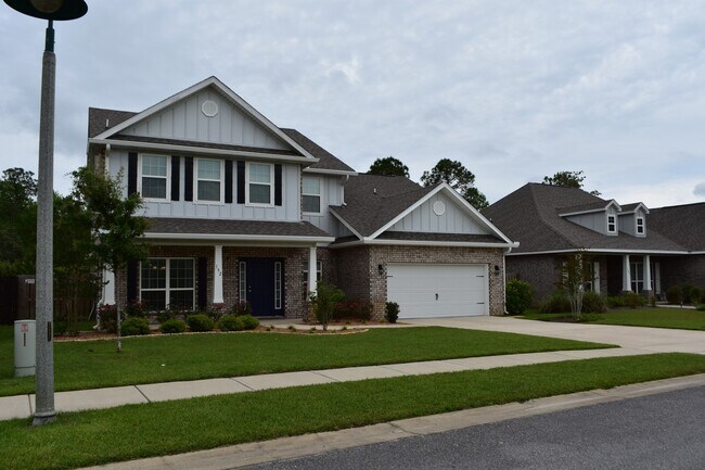 Building Photo - 4 Bedroom 3.5 Bath Home for rent in Hammock Bay