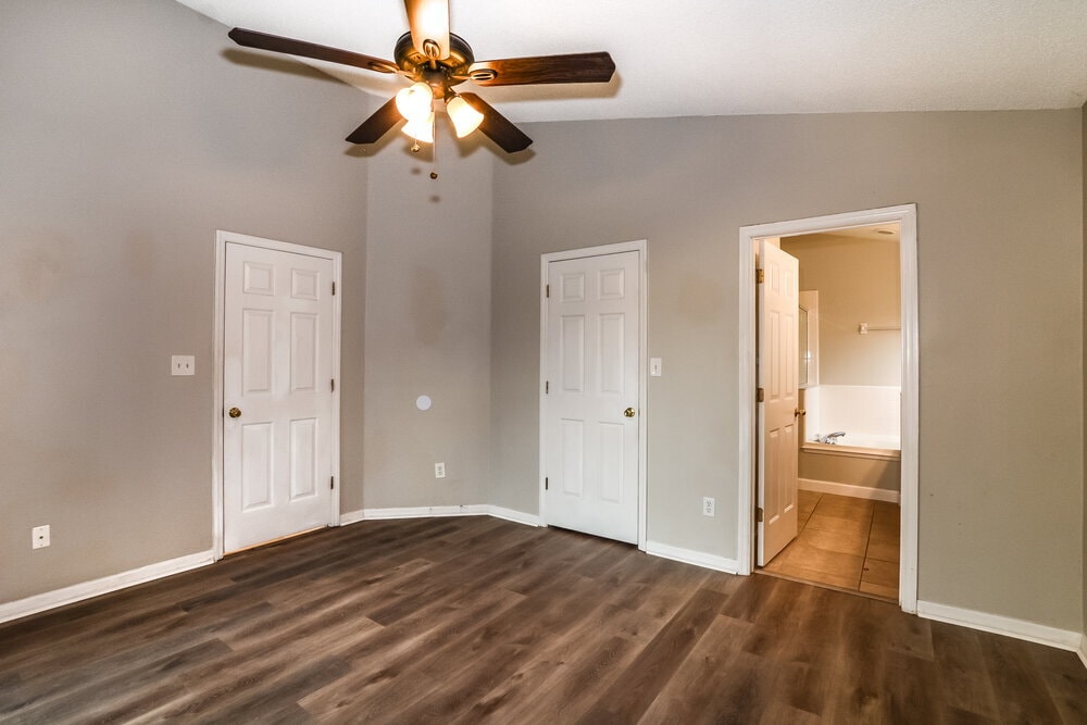 Building Photo - 887 Brightview Dr